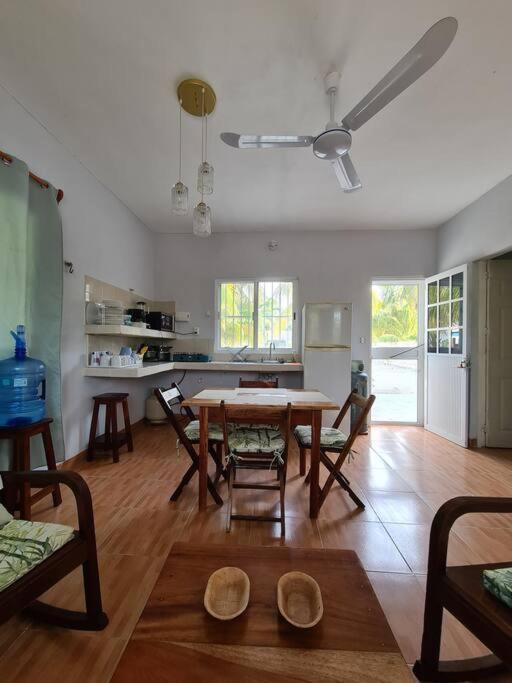 Casa Perla Marina, Pequena Casa Frente A La Playa. Apartment Ел Куйо Екстериор снимка